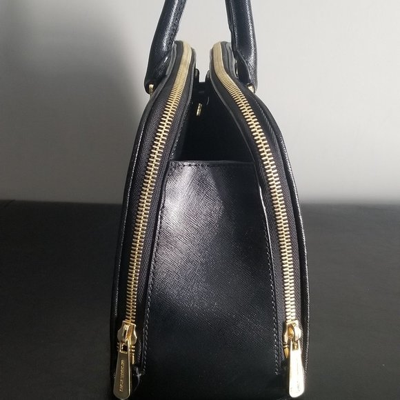 Michael Kors Black Handbag! - Picture 3 of 9